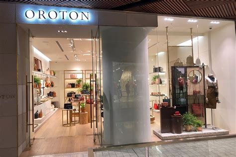 oroton dfo brisbane photos